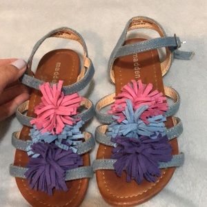 Manden girl size 1 girl sandals.